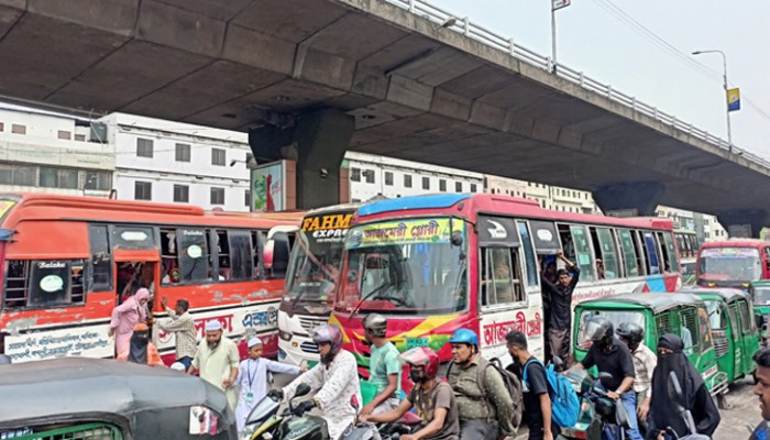 এক্সপ্রেসওয়ে চালুর পরও বিমানবন্দর সড়কে তীব্র যানজট