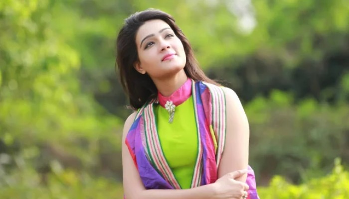 দ্বিতীয় ইনিংস শুরুর অপেক্ষায় মাহি