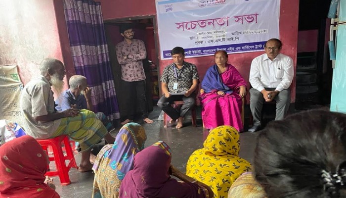 সুবিধা বঞ্চিত নারীদের বিনা মূল্যে আইনী সহায়তায় লফস এর সচেতনতা সভা