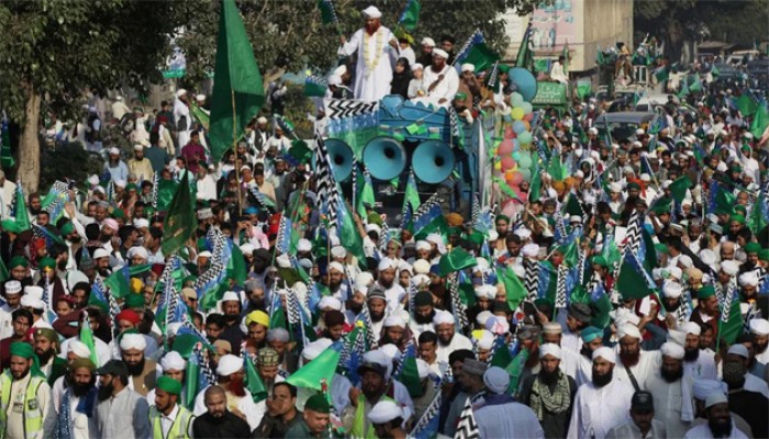 পাকিস্তানে ঈদে মিলাদুন্নবীর মিছিলে বোমা হামলায় নিহত ৩৪