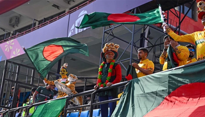 ‘পারিবারিক মিলনমেলায়’ বাজল জয়ের বাংলা ঢোল