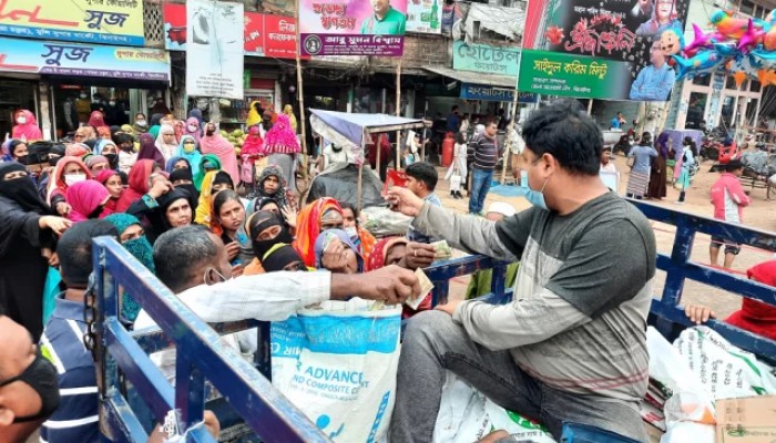 পেঁয়াজের বাজারে আগুন, ৩৫ টাকা কেজিতে বিক্রি করবে টিসিবি