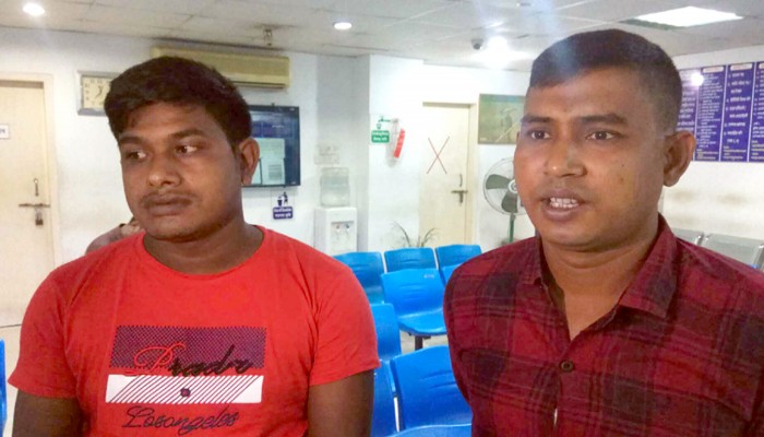 রাজশাহীতে জাল কাগজপত্র দিয়ে ভারতীয় ভিসার আবেদন করায় দুই যুবক আটক