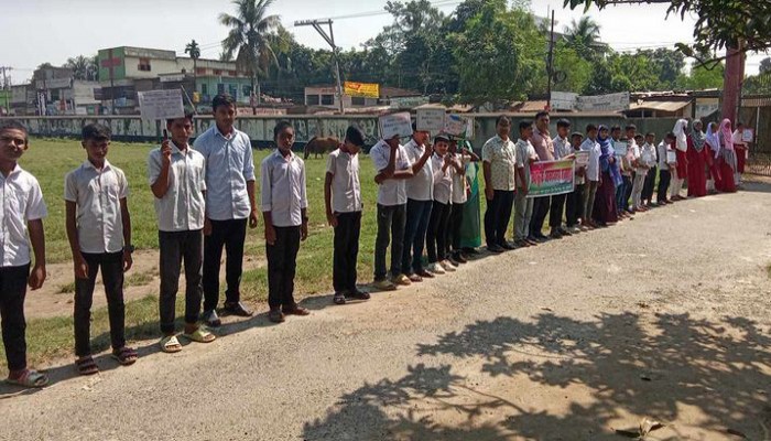 বাঘায় তথ্য ঝুঁকি মোকাবেলায় শ্রেণি কার্যক্রমের বাইরে মানববন্ধন কর্মসূচি