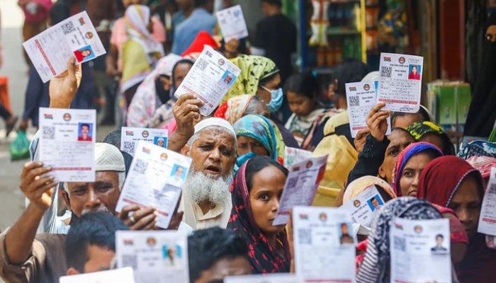 টিসিবির কার্ড তৈরিতে ব্যাপক ‘স্বজন ও দলপ্রীতি’