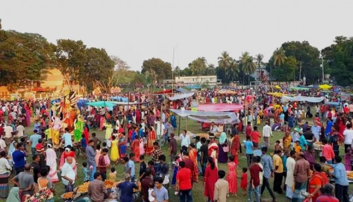 ঘিওরে ‘সম্প্রীতির মেলা’য় মানুষের ঢল