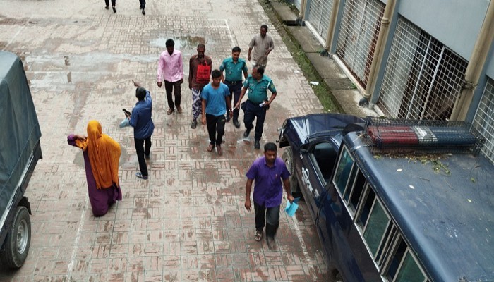 রাজশাহী মহানগরীতে পুলিশের অভিযানে গ্রেফতার ৫২