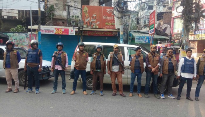 রাজশাহীতে ঢিলেঢালা হরতাল, সতর্ক আইনশৃঙ্খলা বাহিনী