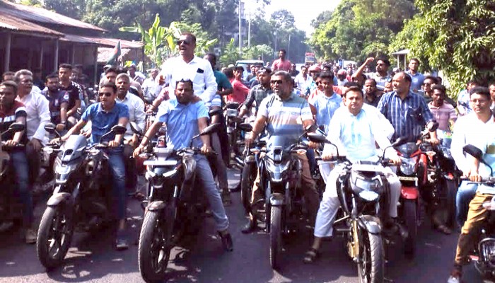 বাঘায় অবরোধ প্রতিরোধে যুবলীগের মোটরসাইকেল সোডাউন