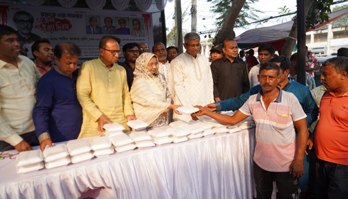 জেল হত্যা দিবস স্মরণে দোয়া মাহফিল ও খাবার বিতরণ