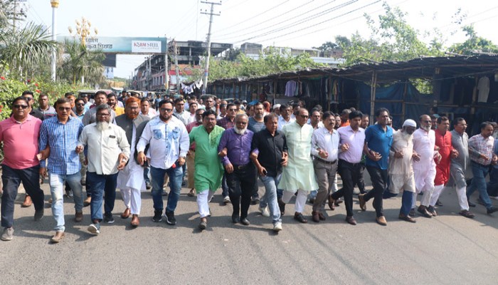 অবরোধের প্রতিবাদে নগরীর বিভিন্নস্থানে শান্তি মিছিল ও উন্নয়নের সমাবেশ