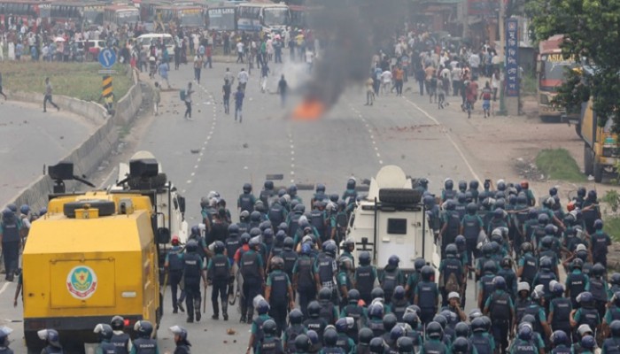 রাজনৈতিক অস্থিরতা বাড়লে অর্থনীতিতে ধস নামার শঙ্কা