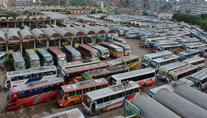 ছাড়েনি দূরপাল্লার অধিকাংশ বাস ছিল আতঙ্ক