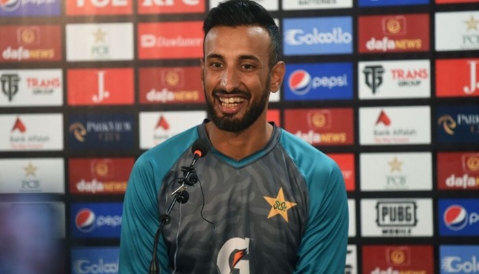 বাবরকে নিয়ে যা বললেন নতুন অধিনায়ক শান মাসুদ