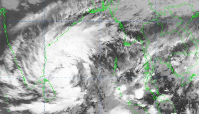 ঘূর্ণিঝড়ে রূপ নিয়েছে গভীর নিম্নচাপ, ২ নম্বর সতর্ক সংকেত