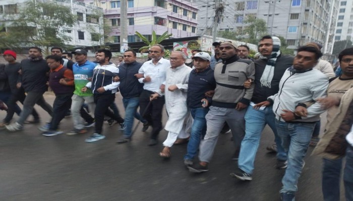 ‘আত্মগোপন’ করা রিজভীর নেতৃত্বে রাজশাহীতে ঝটিকা মিছিল