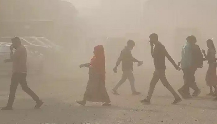 বায়ুদূষণের শীর্ষে ঢাকার