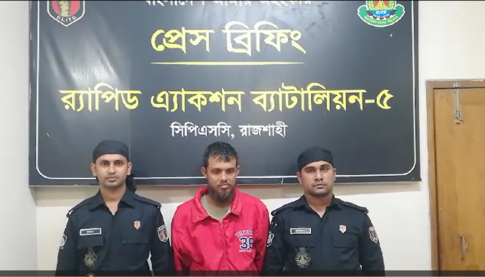 অভিনব কায়দায় দোকানের ভিতর লুকানো  ৯৯ কেজি গাঁজা উদ্ধার করেছে ৱ্যাব-৫