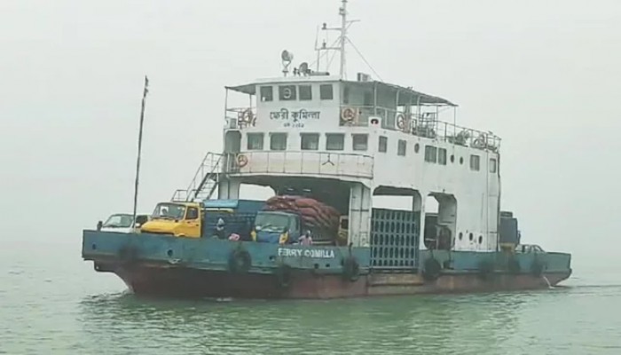 ১১ ঘণ্টা পর দৌলতদিয়া-পাটুরিয়া নৌরুটে ফেরি চলাচল শুরু