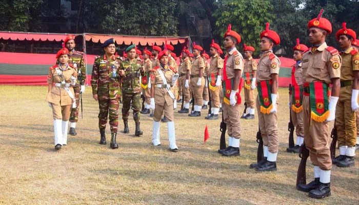 রাজশাহীতে বিএনসিসি ক্যাম্পিংয়ের সমাপনী কুচকাওয়াজ অনুষ্ঠিত