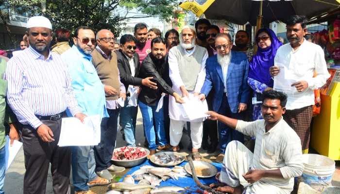 রাজশাহী জেলা বিএনপির উদ্যোগে বিভিন্ন দাবিতে প্রচারপত্র বিতরণ