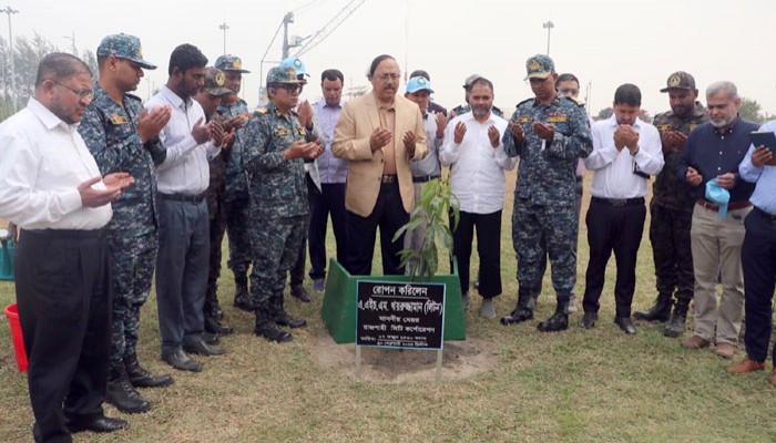 পায়রা বন্দর পরিদর্শন এবং বন্দর কর্তৃপক্ষের কর্মকর্তাদের সাথে রাসিক মেয়রের মতবিনিময়