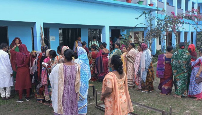 কুমিল্লা ও ময়মনসিংহ সিটিতে ভোটগ্রহণ শুরু