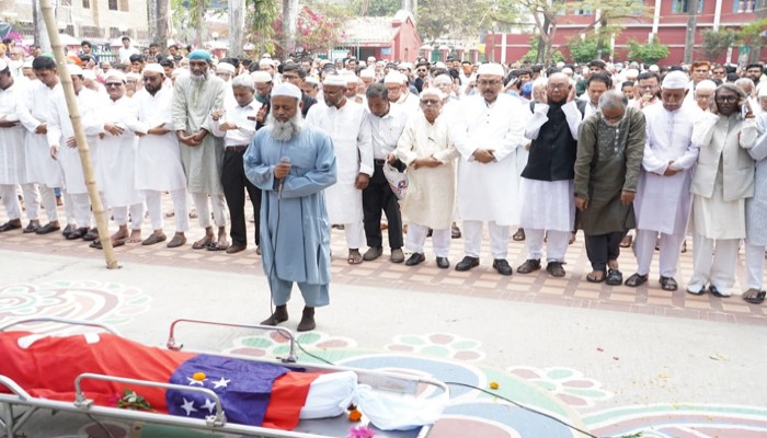 অ্যাডভোকেট গোলাম আরিফ টিপুর মরদেহে শেষ শ্রদ্ধা