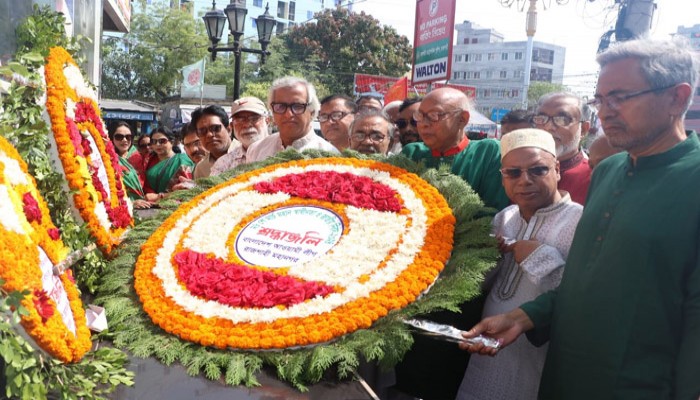 মহান স্বাধীনতা দিবসে শহীদদের প্রতি রাজশাহী মহানগর আ.লীগের শ্রদ্ধা