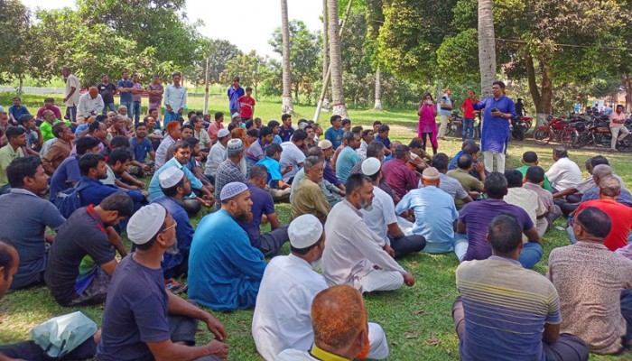 রাজশাহী চিনিকলে প্রকৌশলীর শাস্তির দাবিতে বিক্ষোভ