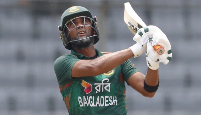 সাকিবের পর ফিরলেন মাহমুদউল্লাহও