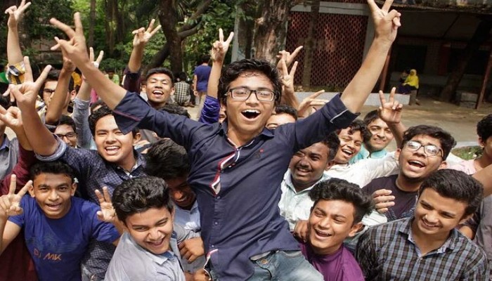 এসএসসি পরীক্ষায় ‘কঠিন’ দুই বিষয়ে ভালো করার প্রভাব ফলাফলে