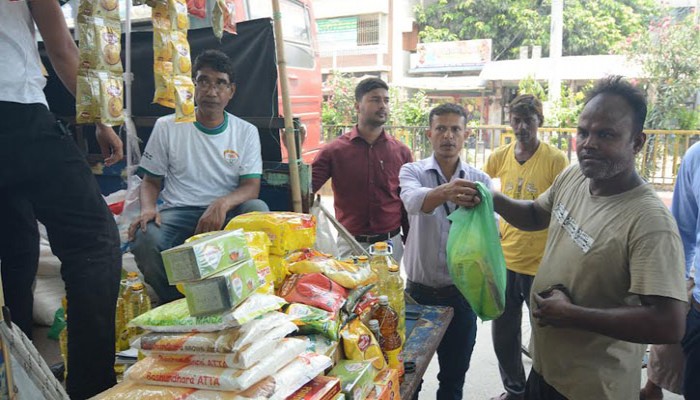 রাজশাহীতে সাশ্রয়ী মূল্যে বসুন্ধরার পণ্য পেয়ে  খুশি সাধারণ ক্রেতারা