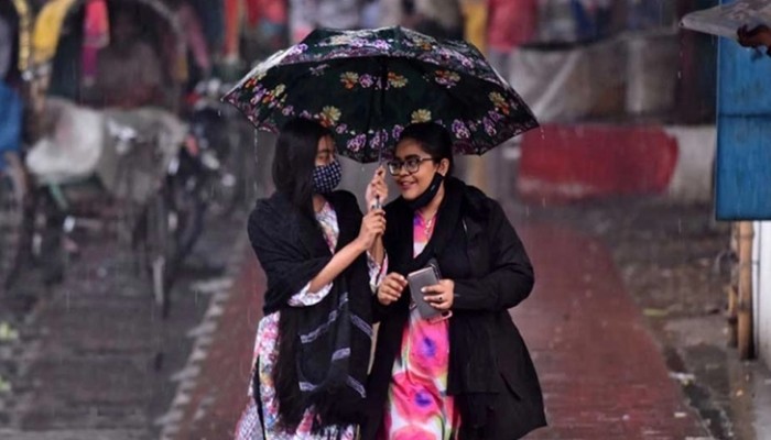 বিভিন্ন অঞ্চলে বৃষ্টির আভাস, কমতে পারে তাপমাত্রা