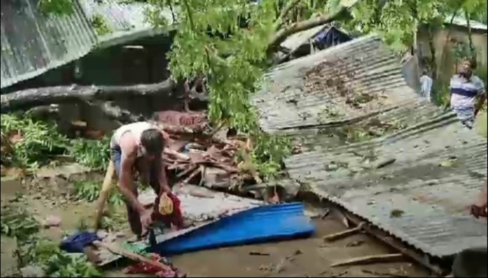 দুপুরের মধ্যে কয়েক অঞ্চলে ঝড়ের শঙ্কা