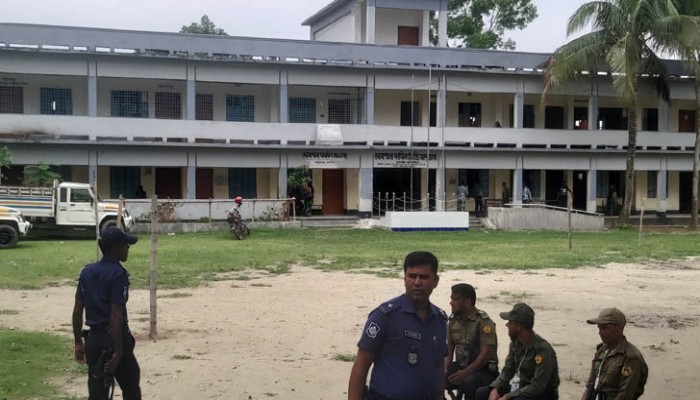 ময়মনসিংহে এক ঘণ্টাতেও পড়েনি একটি ভোট!