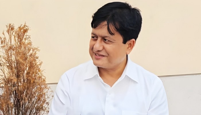 মতিউর আত্মগোপনে থেকে চাকরি বাঁচাতে তদবিরে নেমেছেন!