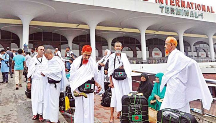 হজ শেষে দেশে ফিরেছেন ৪৩ হাজার ৮৩ হাজি