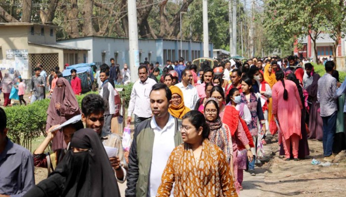 রাজশাহী বিশ্ববিদ্যালয় কেন্দ্রে অনুপস্থিত ৯১৫ জন
