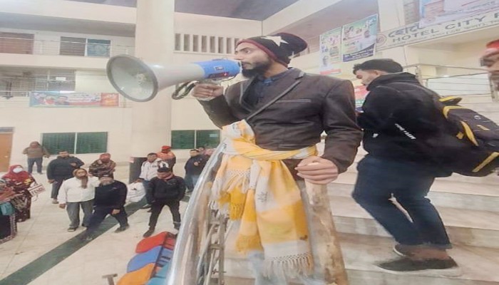 রাজশাহী স্টেশনে ভাঙচুরের ঘটনায় মামলা, যুবক গ্রেপ্তার