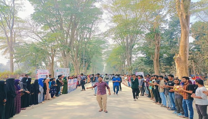 রাজশাহী বিশ্ববিদ্যালয়ে ক্রিকেট টুর্নামেন্টের ফাইনাল স্থগিত, হামলার প্রতিবাদে বিক্ষোভ