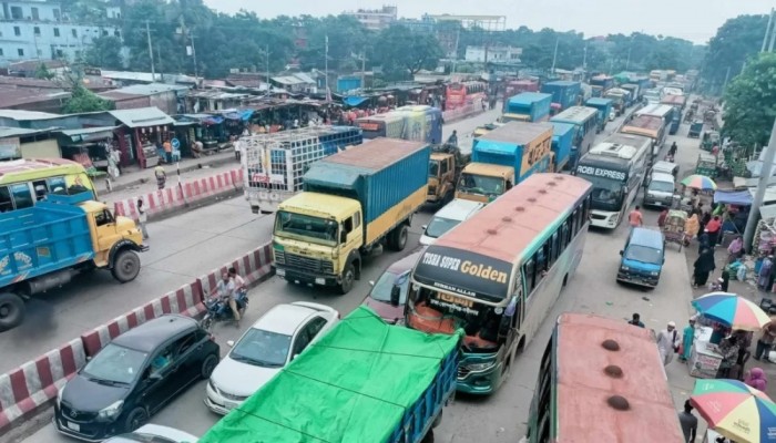 ঈদ যাত্রায় টিকিটের বিড়ম্বনা নেই, শঙ্কা ডাকাতি ছিনতাইয়ের