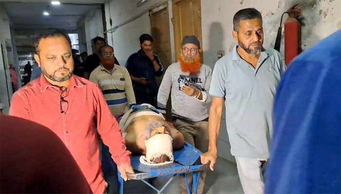 বাবাকে হত্যা করে গ্রেফতার ছেলে