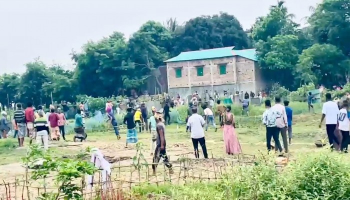 ধান শুকানোর জায়গা দখল নিয়ে দু’পক্ষের সংঘর্ষ, আহত ২০
