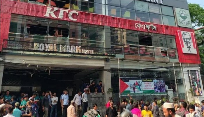 গাজা নিয়ে প্রতিবাদী বিক্ষোভে সহিংসতায় গ্রেফতার ৪৯ জন, প্রধান উপদেষ্টার বিবৃতি