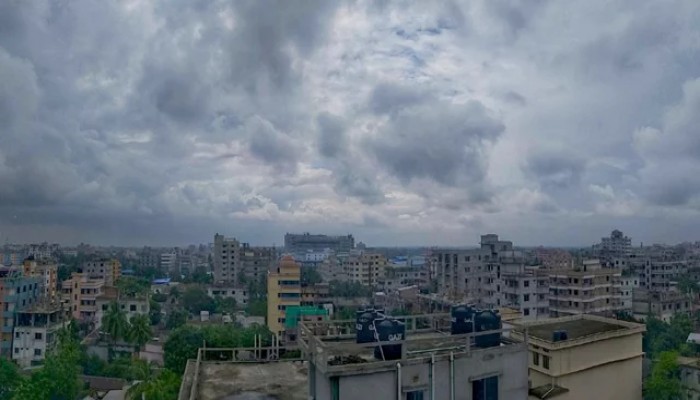 চার অঞ্চলে ৬০ কি.মি. বেগে ঝোড়ো হাওয়ার সতর্কতা