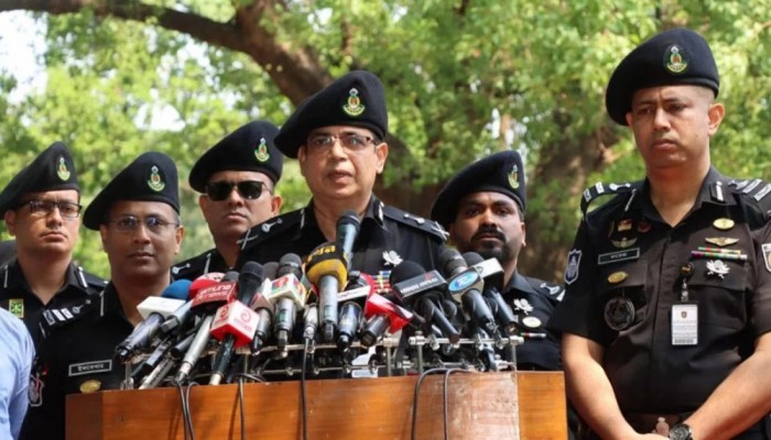 সাইবার ওয়ার্ল্ডেও মনিটর করছি, যেন কেউ অপপ্রচার চালাতে না পারে: র‌্যাব ডিজি