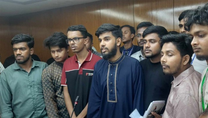 বৈঠকে সন্তুষ্ট নই, কঠোর কর্মসূচির হুঁশিয়ারি কারিগরি শিক্ষার্থীদের
