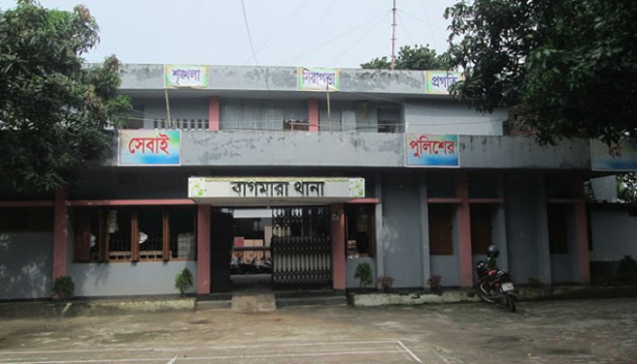 রাজশাহীতে মাছ লুট, চাঁদাবাজির অভিযোগে মামলা, বাদীর বাড়িতে হামলা