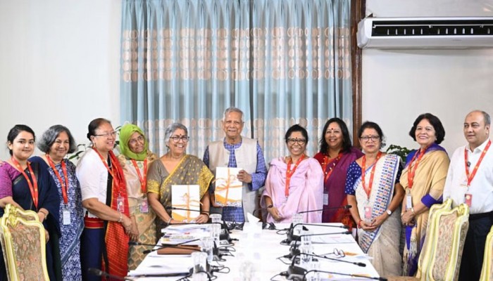 প্রধান উপদেষ্টার কাছে প্রতিবেদন জমা দিয়েছে নারীবিষয়ক সংস্কার কমিশন